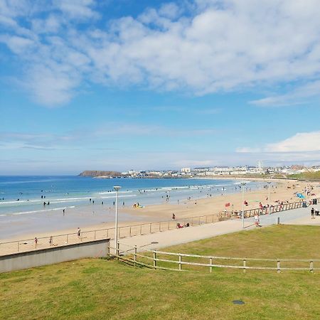 Luxurious Beach Front Apartment In Portrush Exterior photo