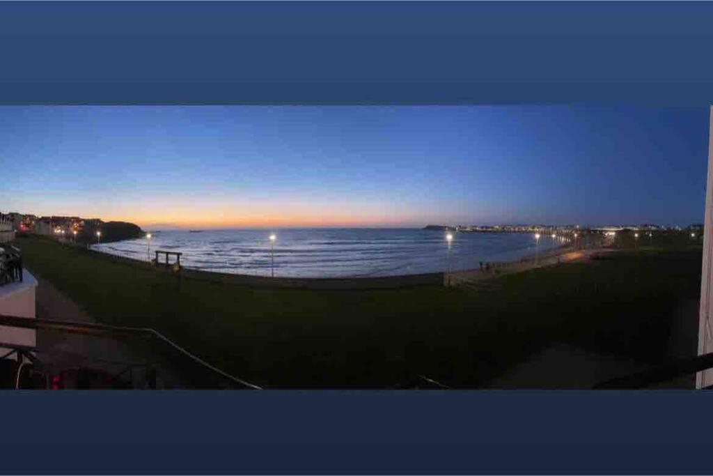 Luxurious Beach Front Apartment In Portrush Exterior photo