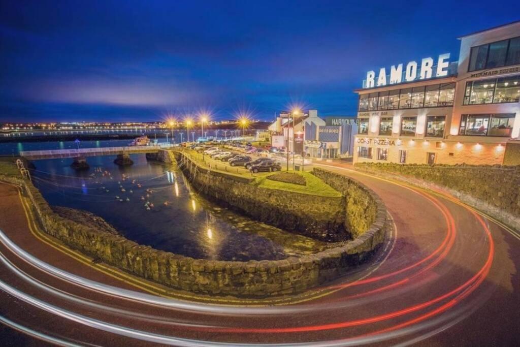 Luxurious Beach Front Apartment In Portrush Exterior photo